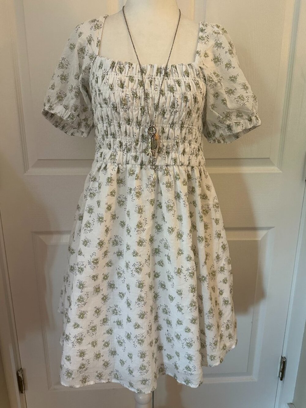 Celebrity Pink White & Green Floral Smocked Puff Sleeve Sundress Size Large